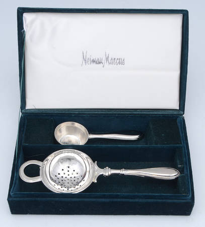 Silverplate Hollowware Tea Strainer & Measurer with Case