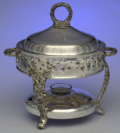 Silverplate Hollowware 2 Qt Food Warmer w/Glass Liner, Burner & Lid