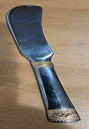 Festive Holly (Stainless, Gold Accent) Flat Handle Master Butter Knife
