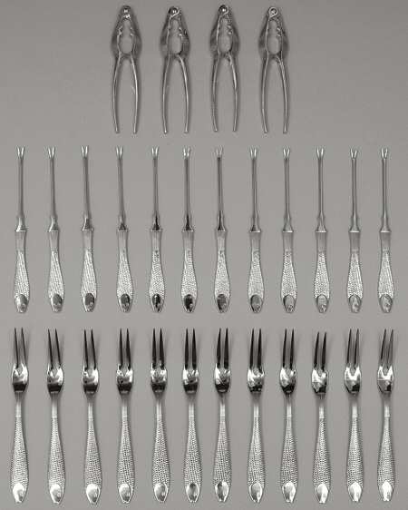 Fish Out of Water (Stainless) 28 Piece Seafood Set (12 SEAFP & 12 CFM1 & 4 LOC)