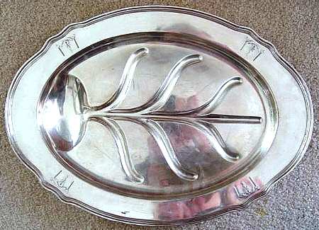 Y325 (Silverplate, Hollowware) Meat Platter with Well Tree