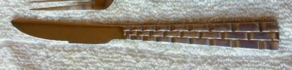 GIA17 (Stainless) Modern Solid Knife