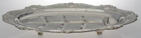 Chantilly (Slvp, Hollowware, Newer) Medium Platter Footed Meat Platter with Well