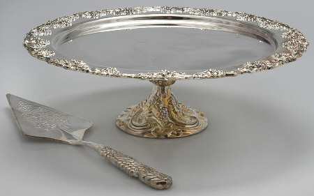 Vineyard (Silverplate, Hollowware) Cake Stand/Pedestal with Server