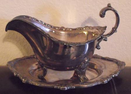 Y1624 (Silverplate, Hollowware) Plated Gravy Boat & Underplate