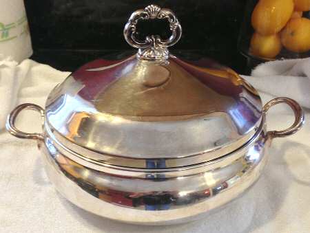 YH307 (Silverplate, Hollowware) Silverplate Round Covered Casserole