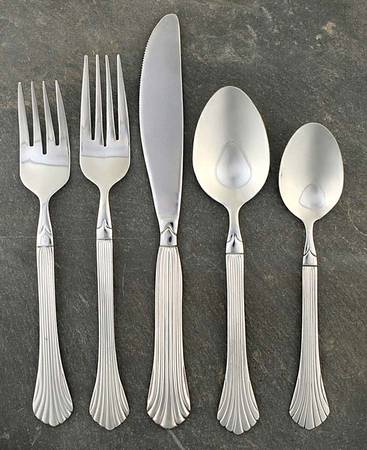 Flare II (Stainless) 5 Piece Place Setting