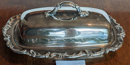 YC1568 (Silverplate, Hollowware) 1/4 Pound Covered Butter & Liner