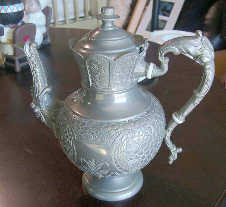 1610 (Silverplate, Hollowware) Silverplate Coffee Pot