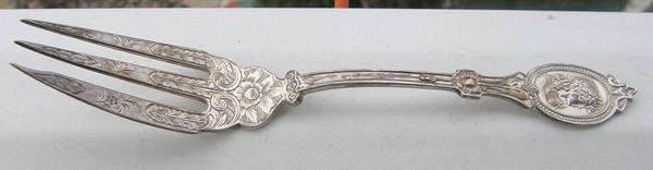 Medallion (Coin) Pickle Fork Old Style Bright Cut