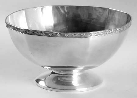 0664 (Silverplate, Hollowware) Footed Plated Round Centerpiece