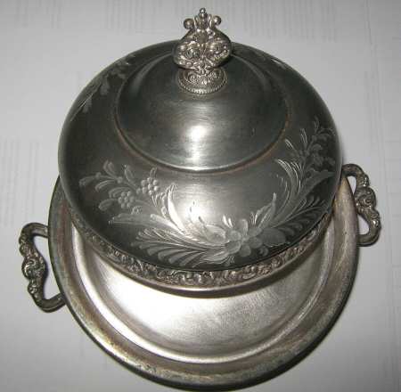 36 (Silverplate, Hollowware) Round Covered Butter Dish & Strainer