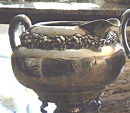 2034 (Silverplate, Hollowware) Creamer