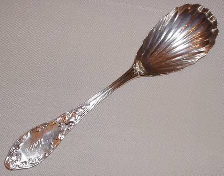Morning Glory (Coin) Solid Smooth Berry/Casserole Spoon