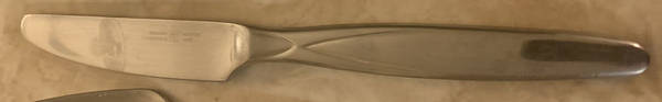 HEN99 (Stainless) Modern Solid Knife