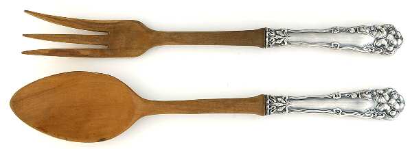 Berwick (Silverplate, 1904) Wooden Bowl 2-Piece Salad Set