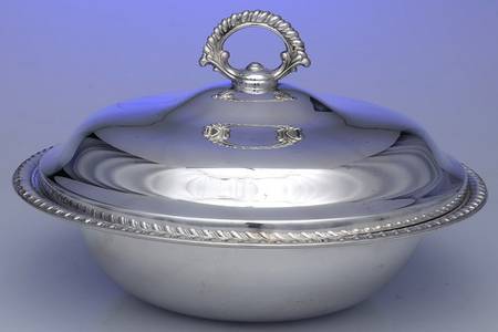 Castleton (Silverplate, Hollowware) Silverplate Round Covered Casserole