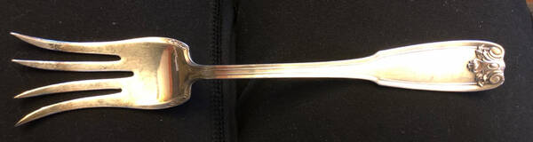 Champlain (Silverplate, 1912) Medium Chipped Beef Fork