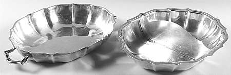 Chippendale (Silverplate, Hollowware, Four Toe) Plated Divided Double Vegetable Bowl