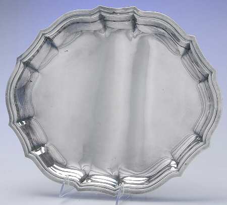 Chippendale (Silverplate, Hollowware, Four Toe) Medium Plated Meat Platter No Well by International Silver