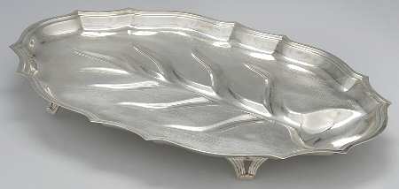 Chippendale (Silverplate, Hollowware, Four Toe) Small Plated Meat Platter with Well