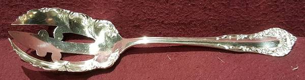 Diana (Sterling, 1900, No Monograms) Solid Salad Serving Fork