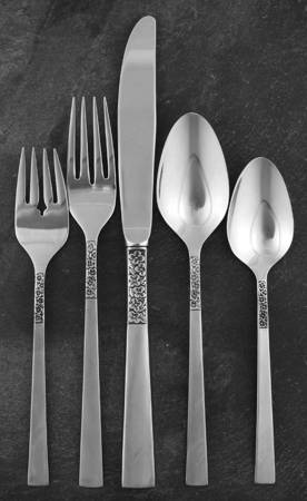 Evangeline (Stainless, Burnished) 5 Piece Place Setting by International Silver