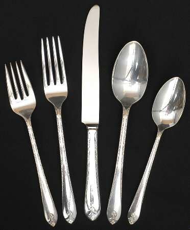 Exquisite (Silverplate, 1940) 5 Piece Place Setting