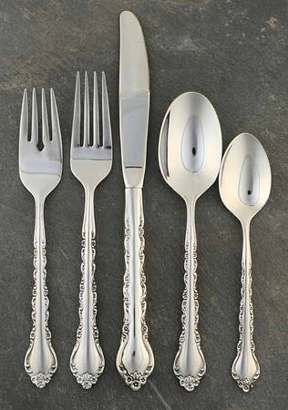 Gigi (Stainless) 5 Piece Place Setting