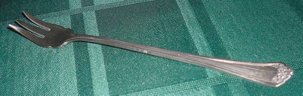 Kensington (Silverplate, 1912) Cocktail/Seafood Fork