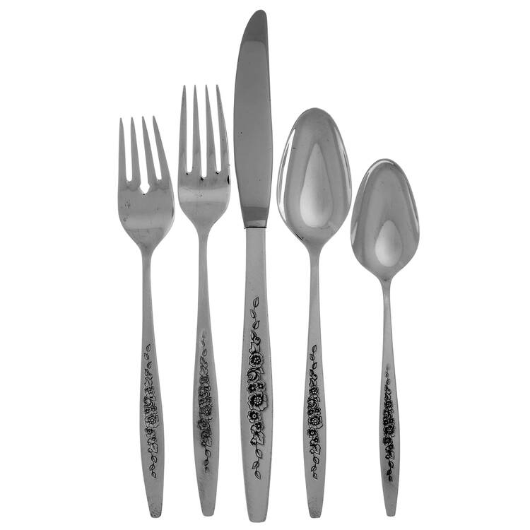 Laurel Mist (Silverplate, 1966) 40 Piece Estate Set