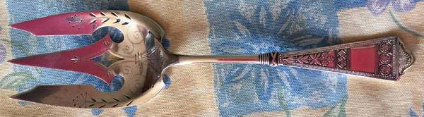 Laurel (Silverplate, 1878) Salad Serving Fork, Bright Cut Solid Piece
