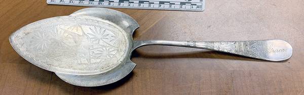Lorne (Silverplate) Large Solid Bright Cut Pie Knife
