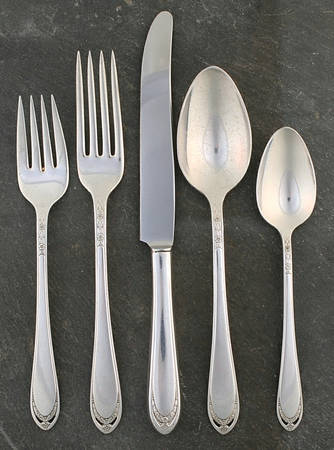 Lovelace (Silverplate) 5 Piece Place Setting by International Silver