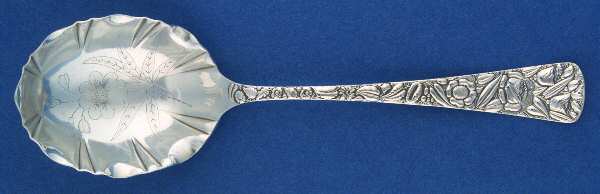 Magnolia (Silverplate, 1891) Small Brtcut Berry/Casserole Spoon