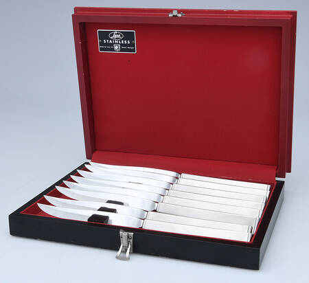 New Charm (Stainless) (Set of 8) Individual Steak Knives & Case