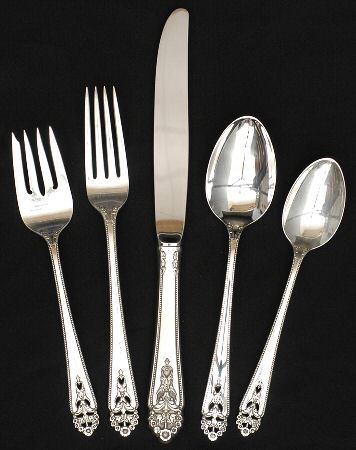 Queen's Lace (Sterling, 1949) 5 Piece Place Size Setting by International Silver