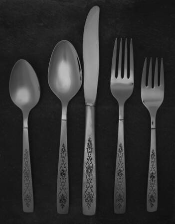 Rose Lace (Stainless) 5 Piece Place Setting