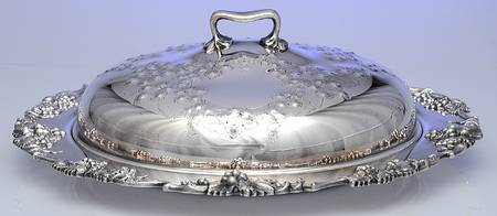 Vintage-Chased (Silverplate, Hollowware) 13" Round Entree Server W/Lid