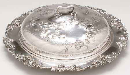 Vintage-Chased (Silverplate, Hollowware) 14" Round Entree Server & Lid