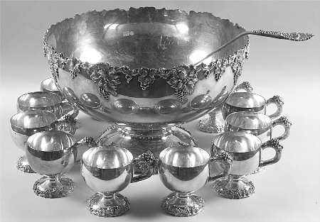 Vintage-Plain (Silverplate, Hollowware) Punch Set (Bowl, Ladle and 12 Cups)