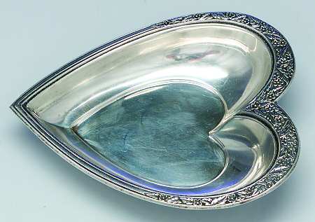 Prelude-Plain (Sterling Hollowware) Hear Shape Individual Nut Dish