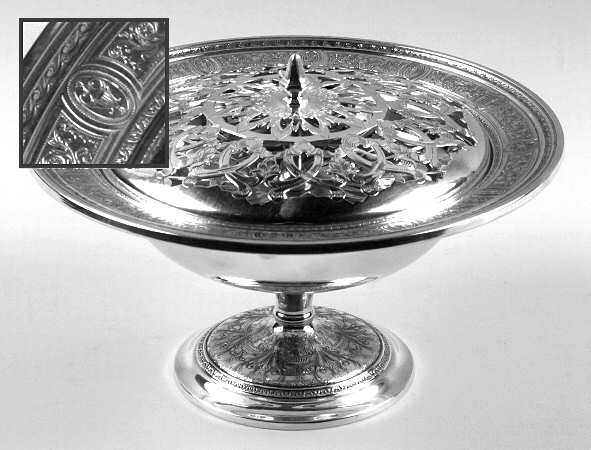 Wedgwood (Sterling, Hollowware, Geometric Base) 10" Round Centerpiece with Frog