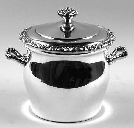 Countess (Silverplate, Hollowware) Ice Bucket & Lid by International Silver