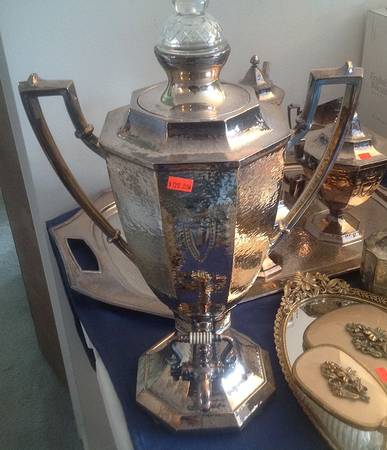 Heraldic (Silverplate, Hollowware) Silverplate Coffee Urn