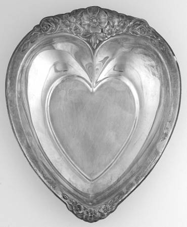 Laurel Mist (Silverplate, 1966, Hollowwaree) Silverplate Heart Bon Bon Bowl
