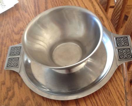 INS21 (Stainless, Hollowware) Gravy Boat with Attached Underplate