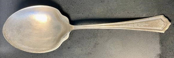 INS311 (SILVERPLATE) Solid Smooth Berry/Casserole Spoon