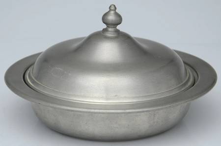 277 (Pewter, Hollowware) Small Round Covered Vegetable