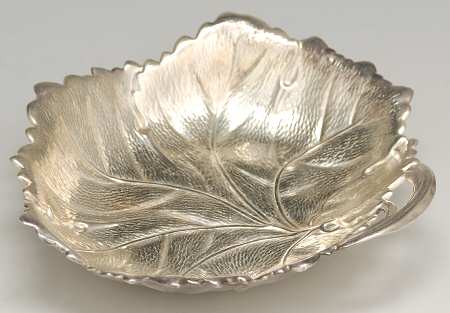 5699 (Silverplate, Hollowware) Leaf Shape Bon Bon Bowl